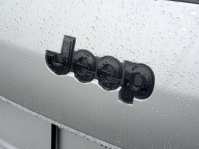 New 2025 Jeep Grand Cherokee L Limited w/ Black Appearance Package image 6