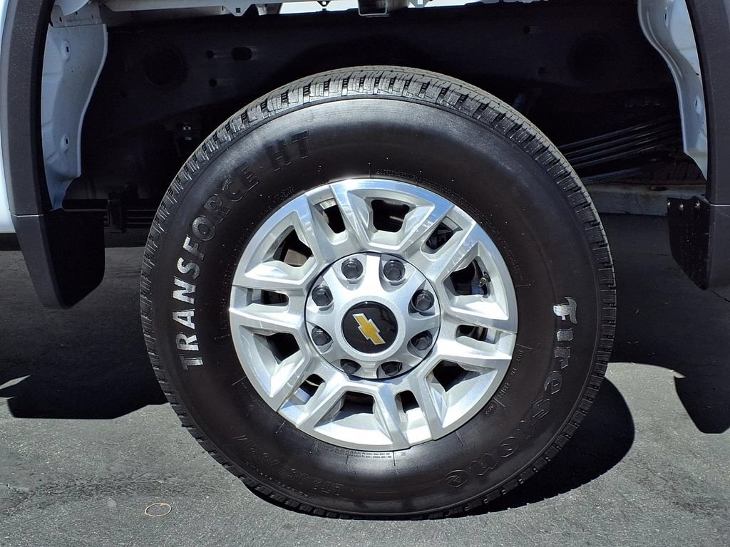 Used 2025 Chevrolet Silverado 2500 LT w/ Safety Package AWD/4WD image 4