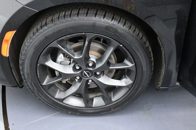 Used 2021 Chrysler Pacifica Touring w/ S Appearance Package FWD image 9