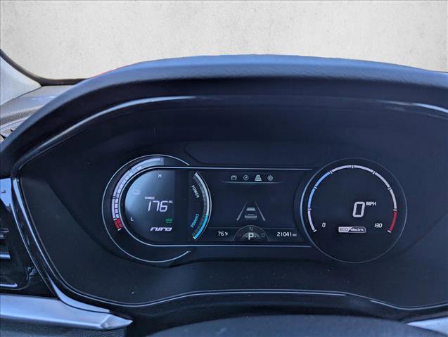Used 2022 Kia Niro EX image 17
