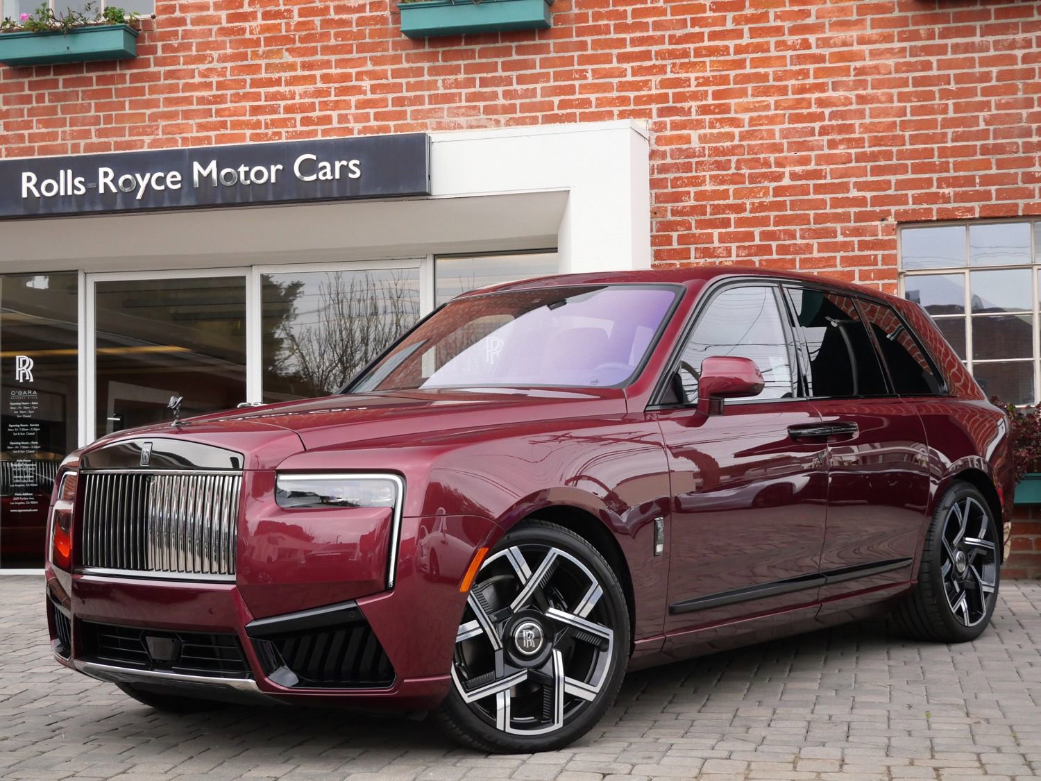New 2025 Rolls-Royce Cullinan Black Badge image 1
