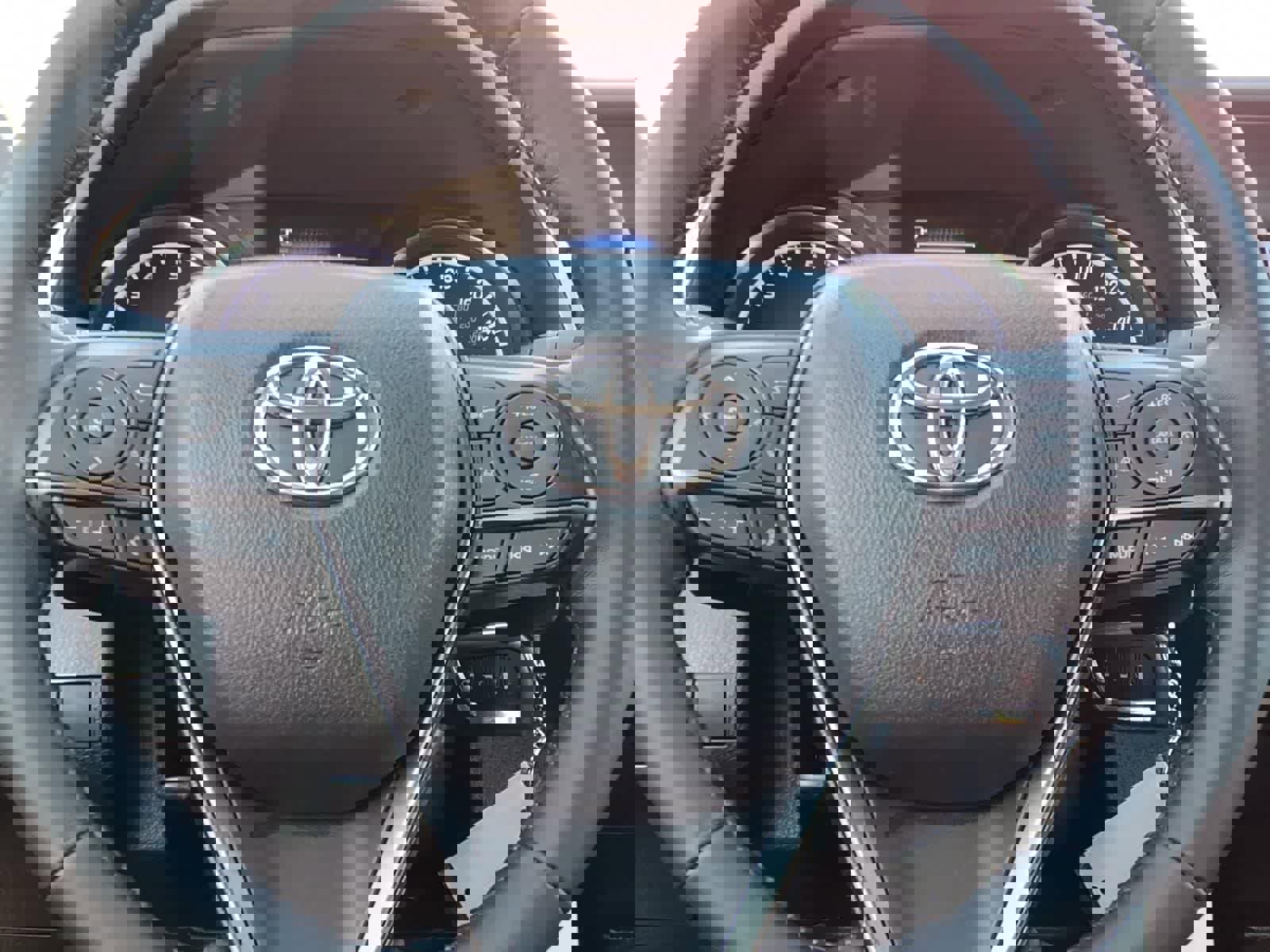 Used 2023 Toyota Camry SE image 16