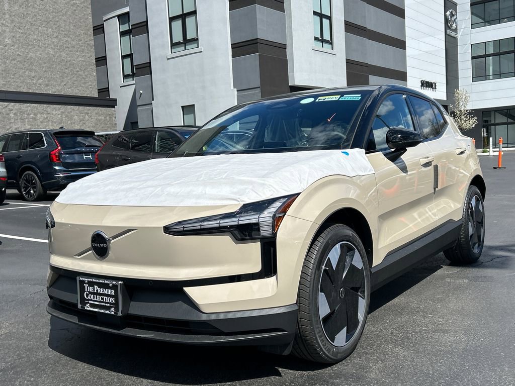 New 2026 Volvo EX30 Plus w/ Protection Package Premier image 5