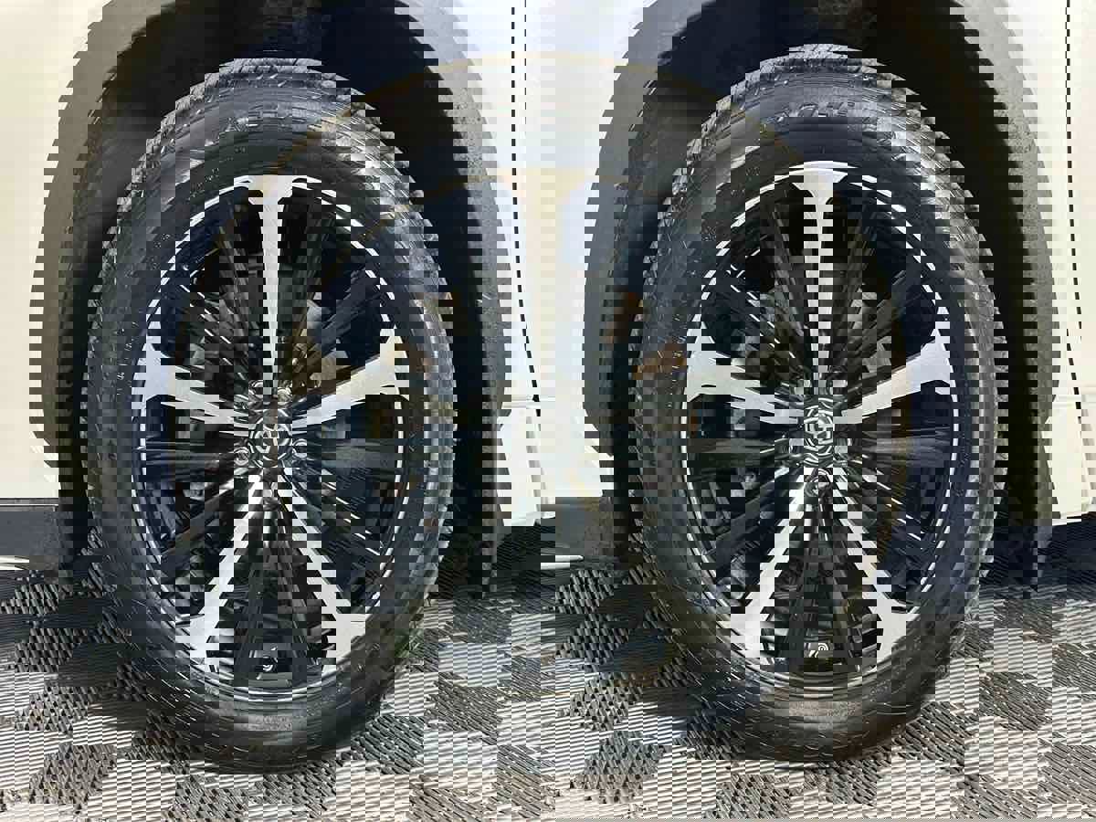 Used 2022 Toyota Highlander XSE image 12