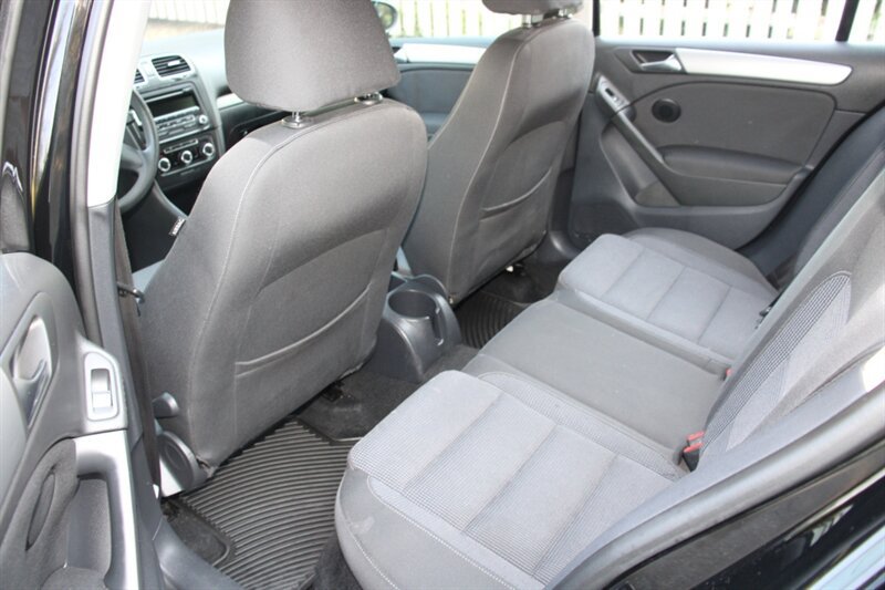 Used 2012 Volkswagen Golf 4-Door FWD image 14