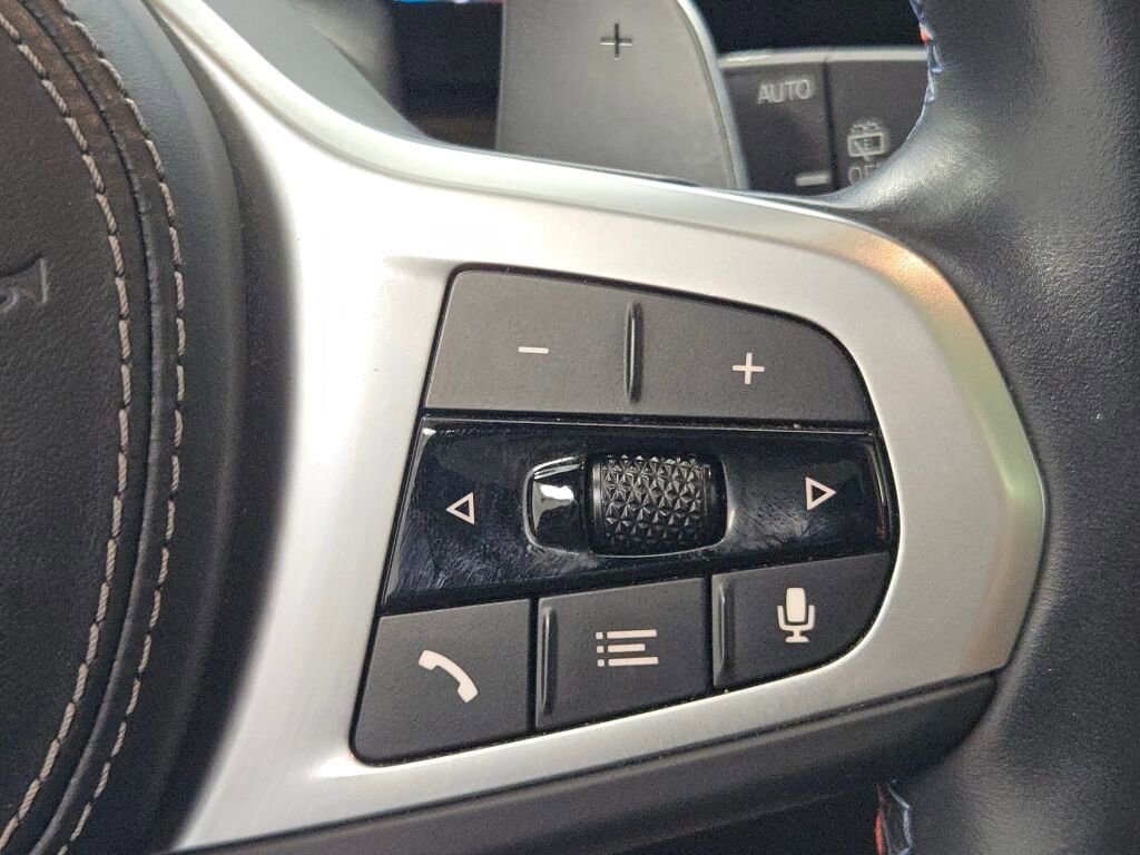 Used 2024 BMW X7 M60i w/ Executive Package image 36