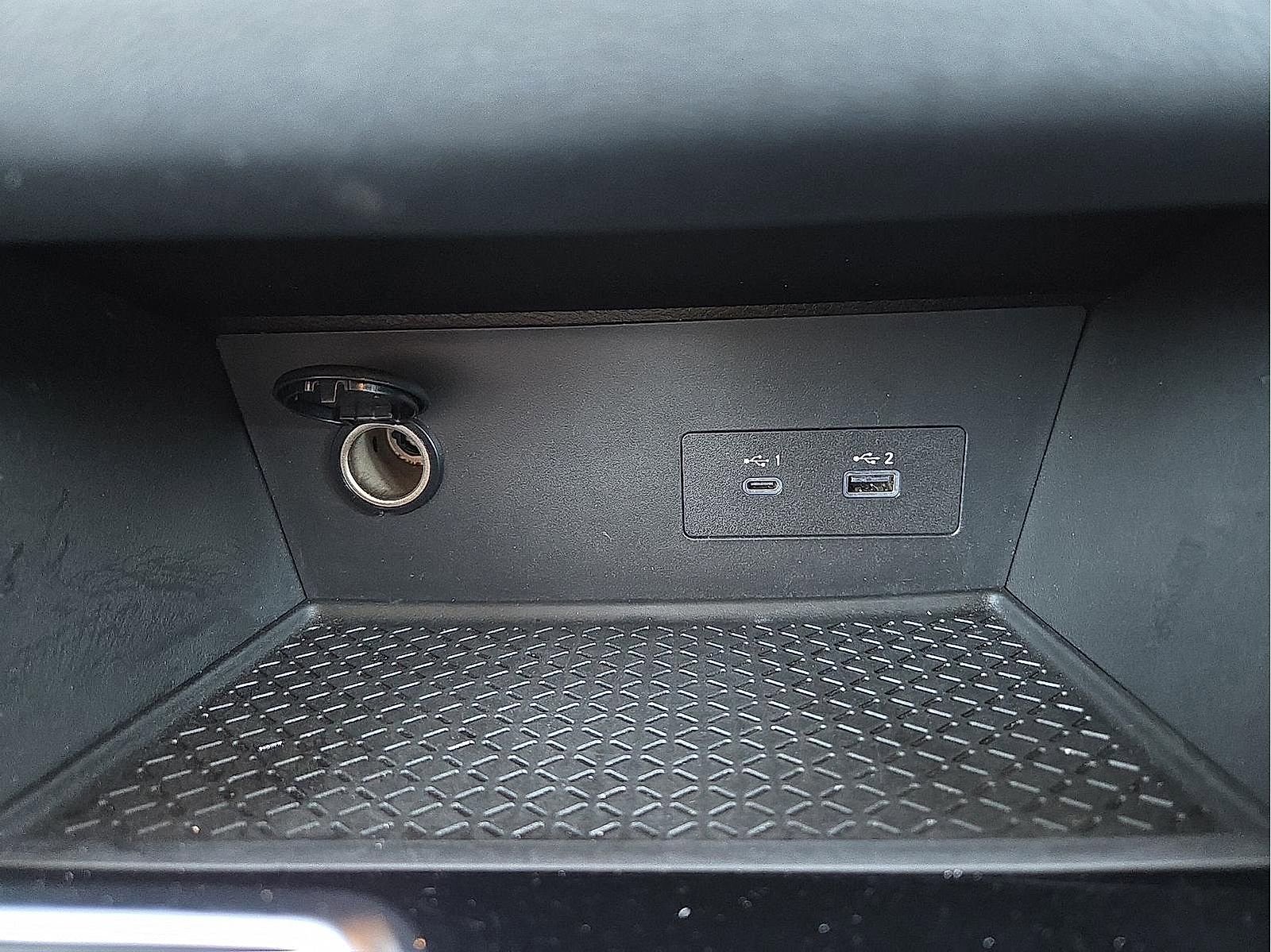 Used 2025 Nissan Pathfinder SV FWD image 19
