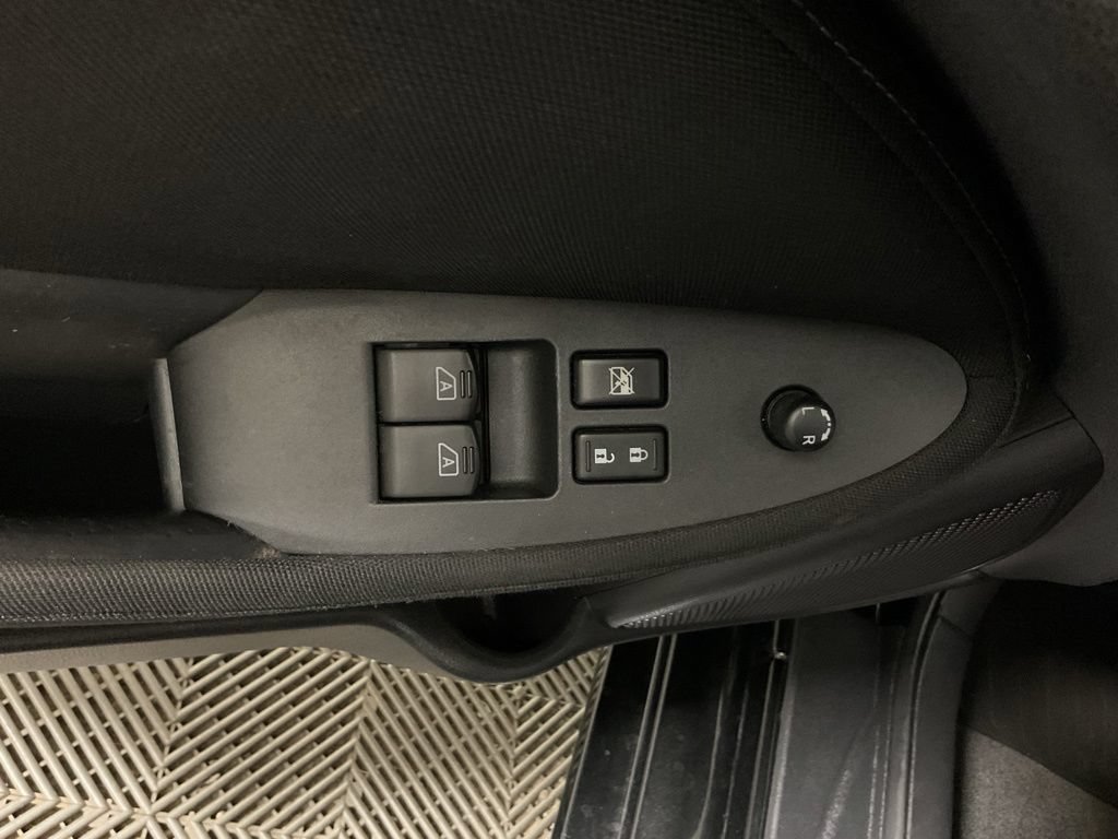 Used 2014 Nissan 370Z Coupe RWD image 17