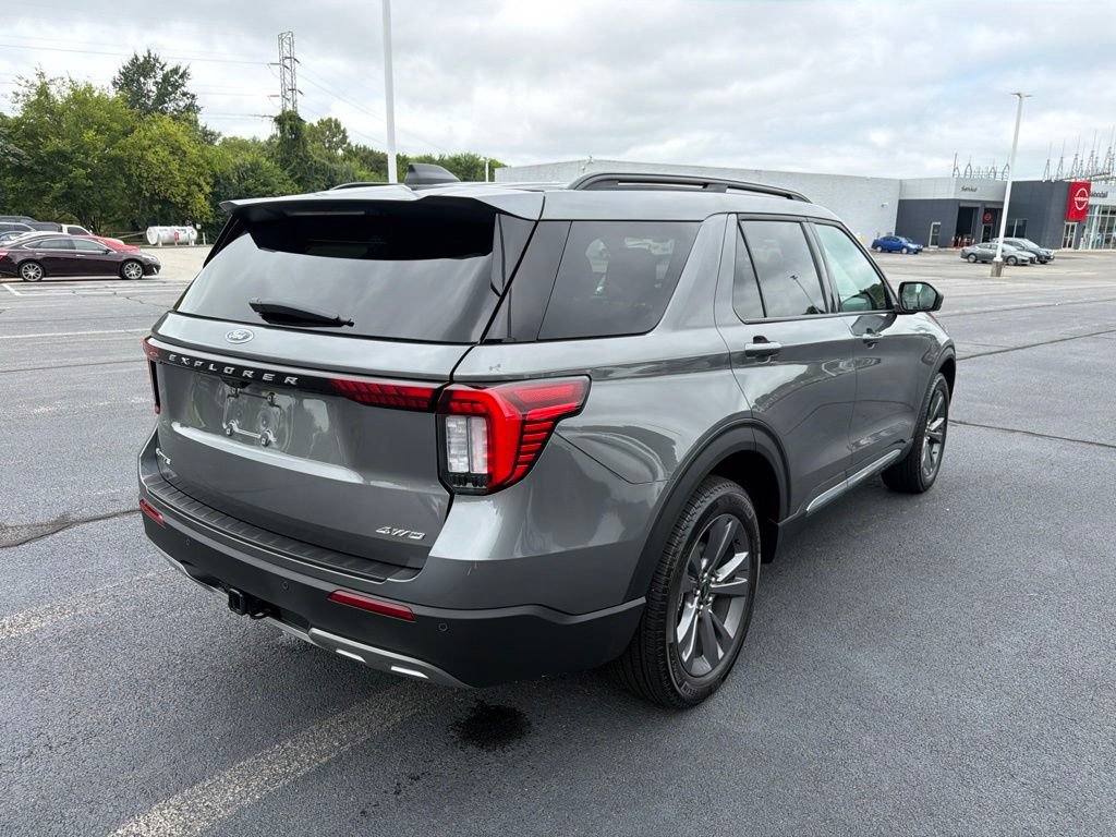 Used 2025 Ford Explorer Active w/ Active Comfort Package AWD/4WD image 9