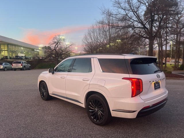 Used 2024 Hyundai Palisade Calligraphy image 3