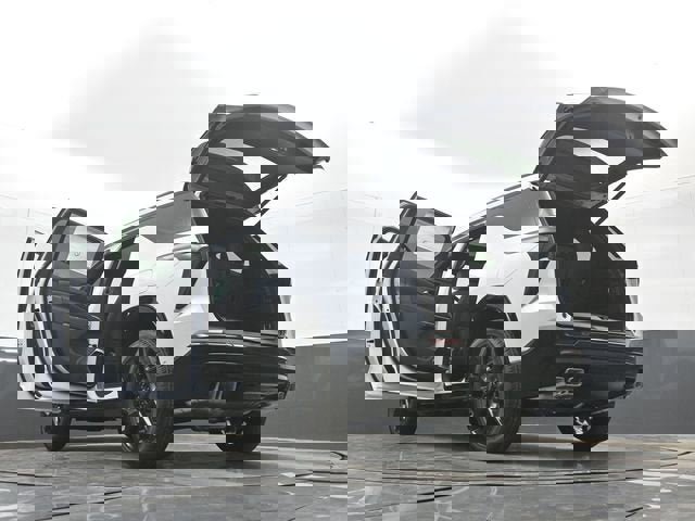 New 2026 Chevrolet Traverse RS w/ LPO, Floor Liner Package image 99