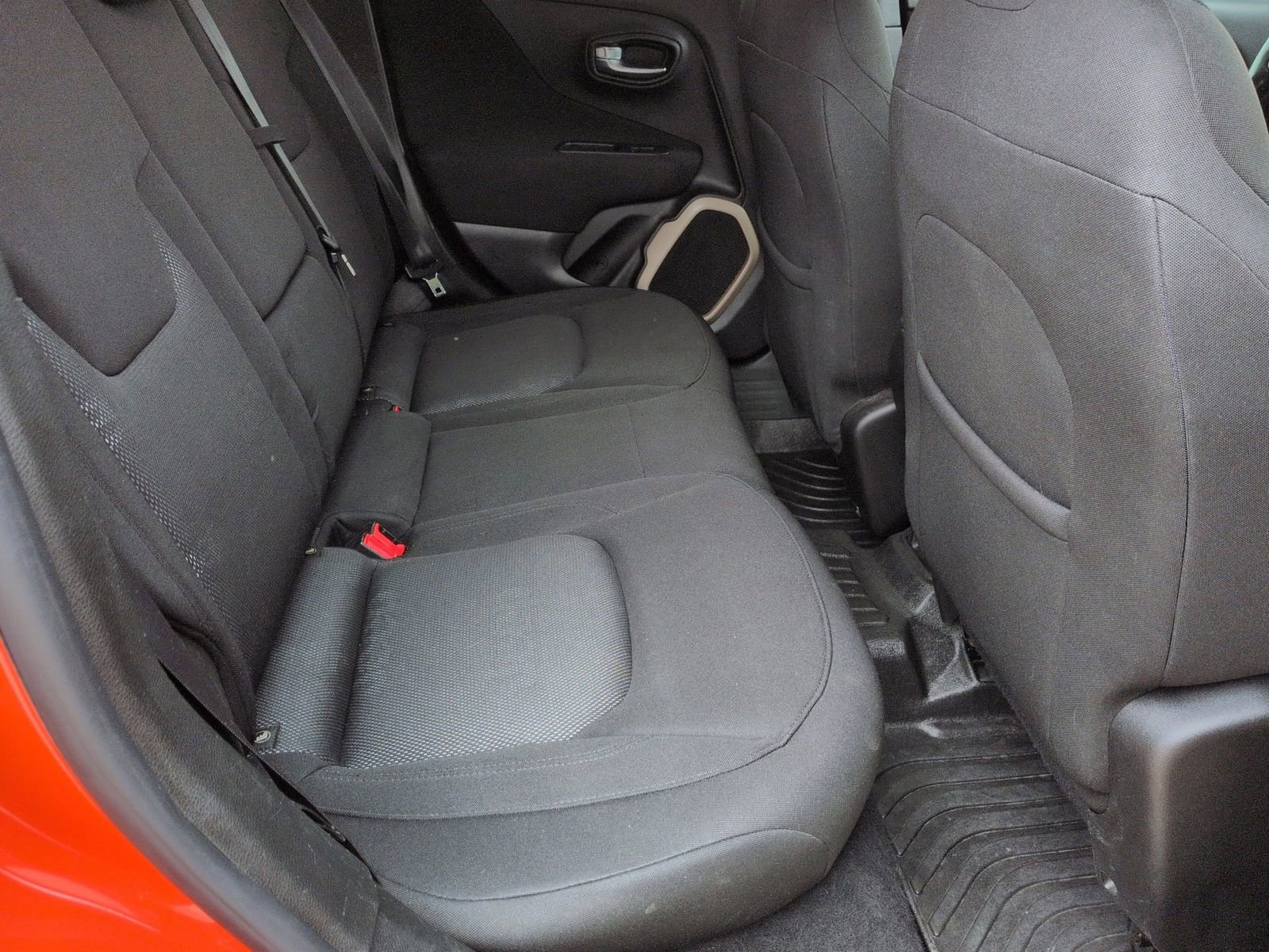 Used 2017 Jeep Renegade Latitude w/ Popular Equipment Group AWD/4WD image 25