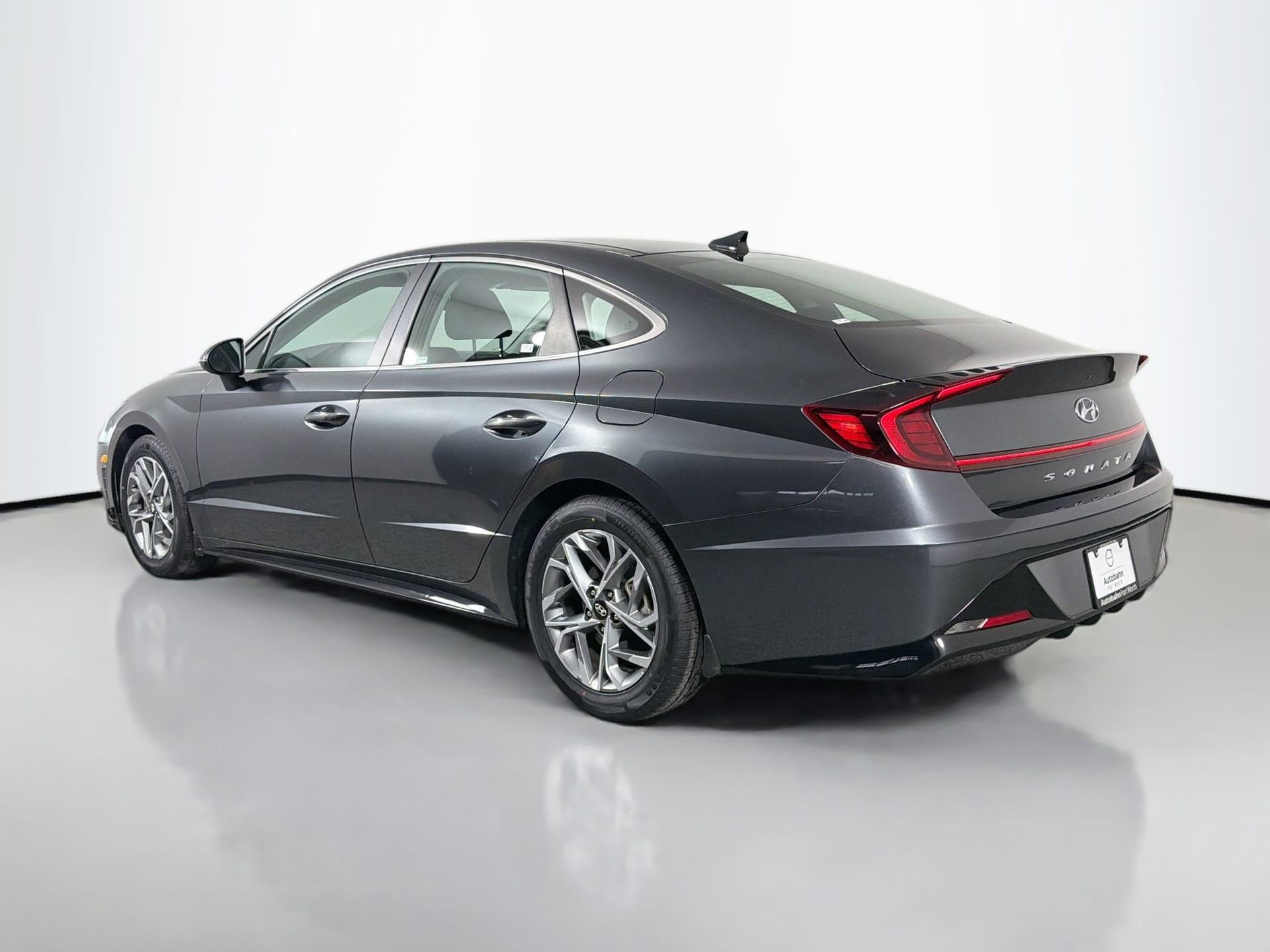 Used 2022 Hyundai Sonata SEL w/ Convenience Package FWD image 8