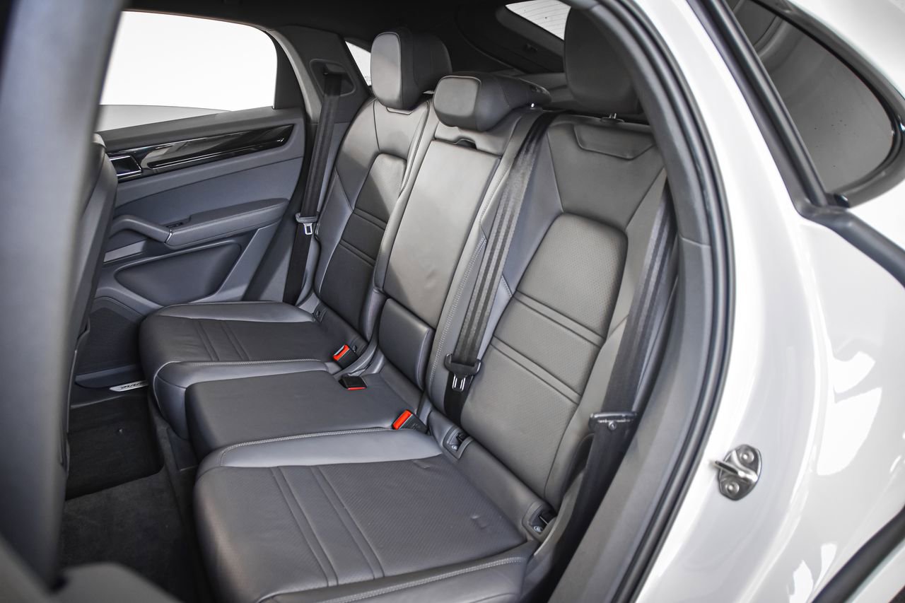 Certified 2020 Porsche Cayenne image 22