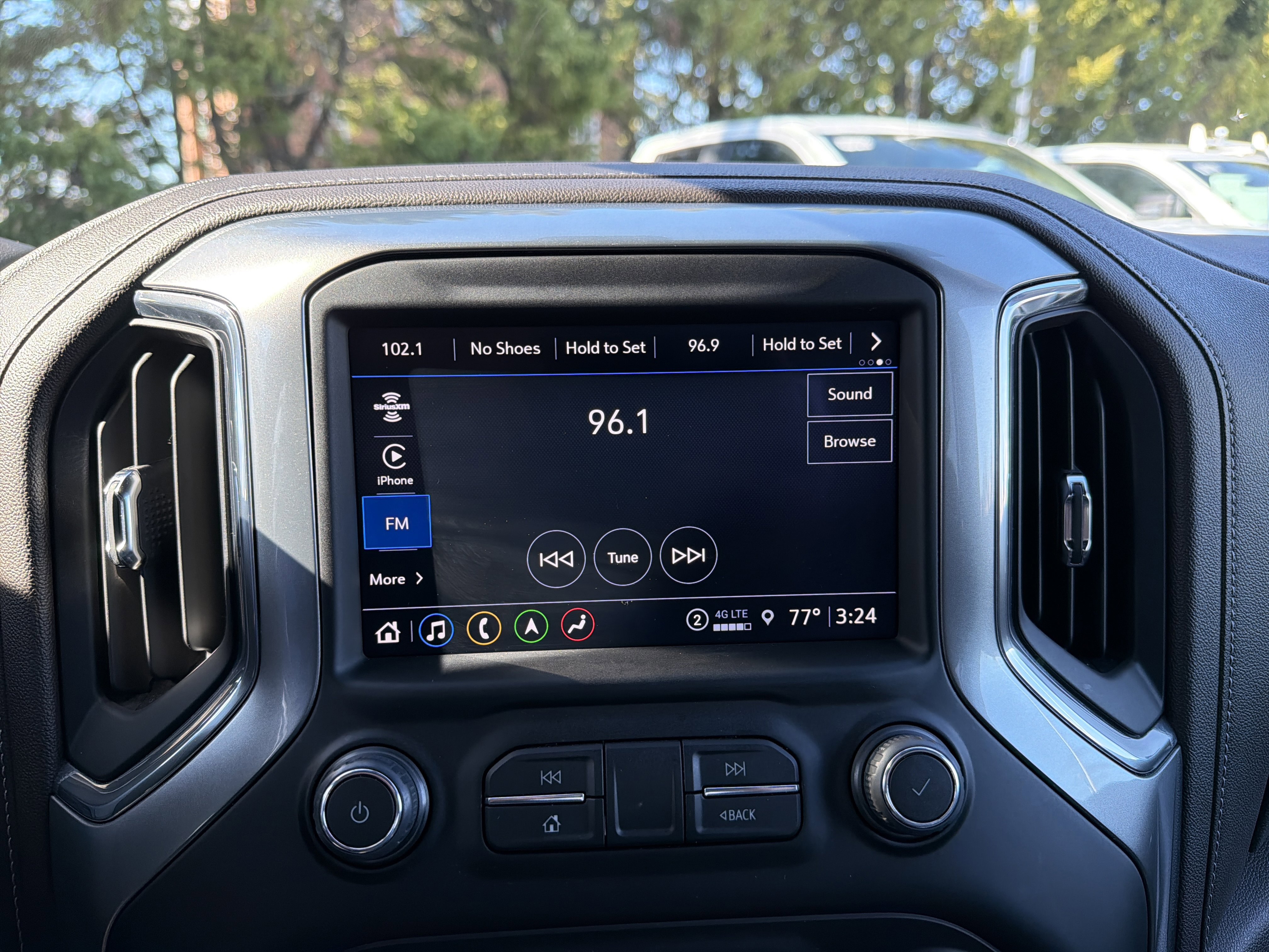 Used 2022 Chevrolet Silverado 1500 LTZ image 23