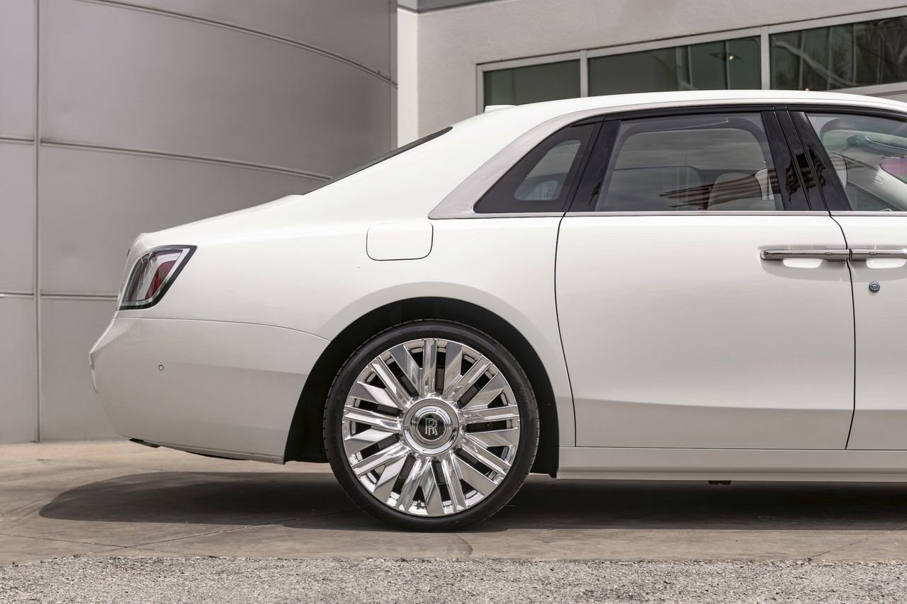 New 2026 Rolls-Royce Ghost image 9