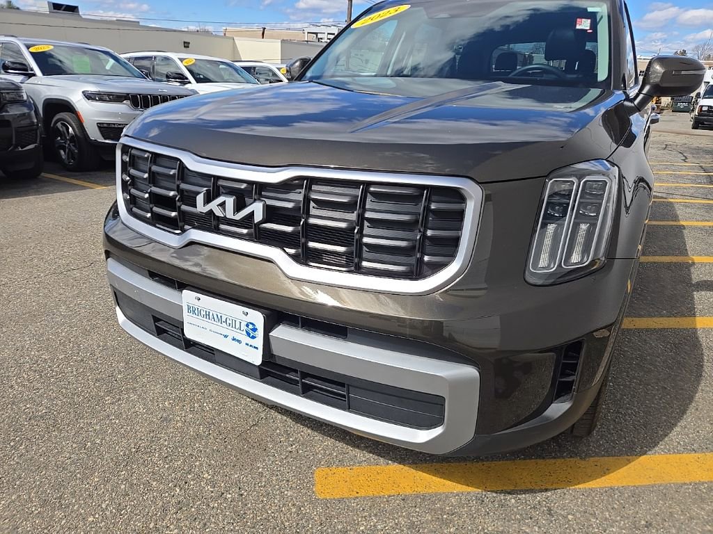 Used 2023 Kia Telluride S w/ S Sunroof Package image 3