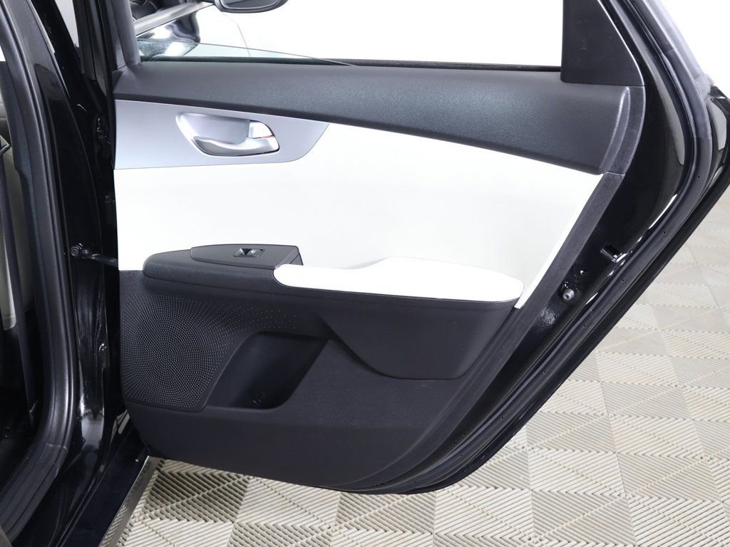 Used 2023 Kia Forte LXS w/ LXS Technology Package image 25