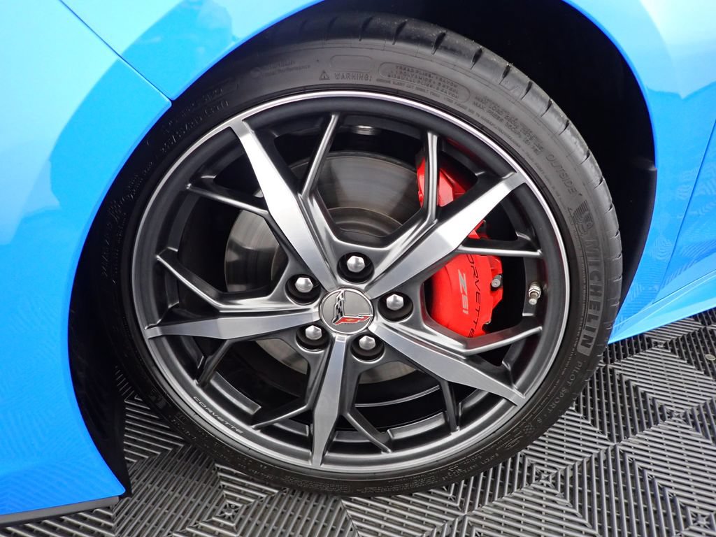 Used 2022 Chevrolet Corvette Stingray Premium Cpe w/ Z51 Performance Package RWD image 37