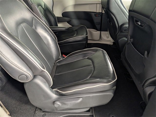 Certified 2023 Chrysler Pacifica Limited image 33