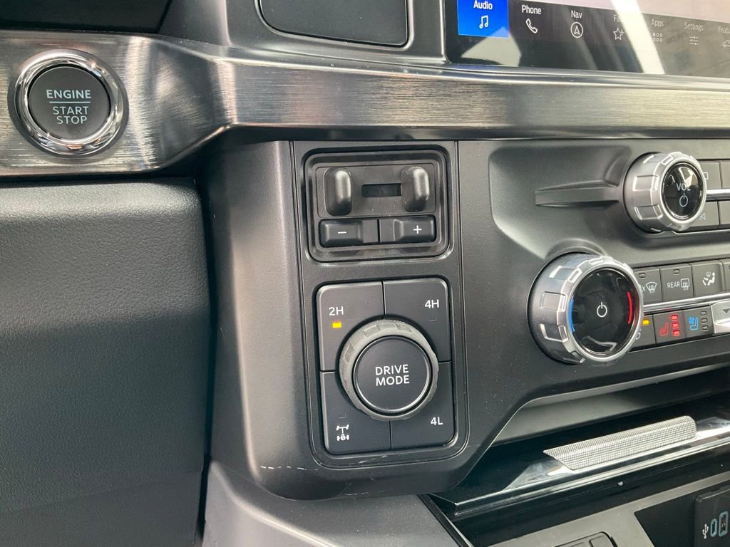 Certified 2025 Ford F350 Lariat w/ Black Appearance Package image 75