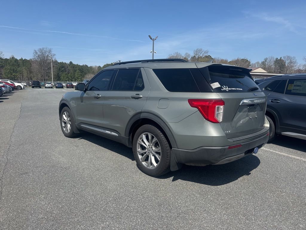 Used 2020 Ford Explorer XLT w/ Equipment Group 202A image 3