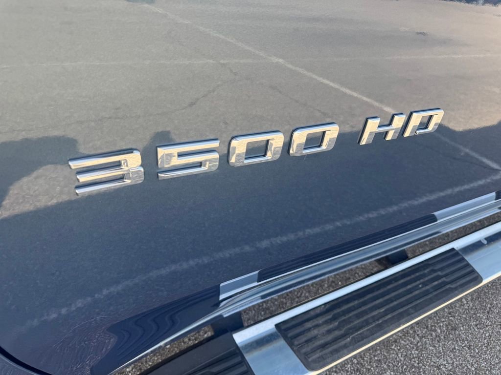 Used 2025 Chevrolet Silverado 3500 LT w/ Safety Package AWD/4WD image 11