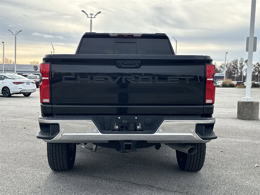 Used 2025 Chevrolet Silverado 2500 LTZ w/ LTZ Convenience Package image 7