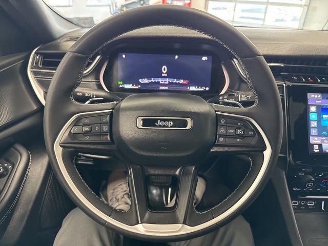 Used 2023 Jeep Grand Cherokee Altitude image 35