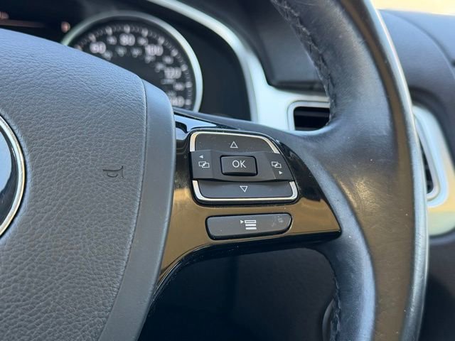 Used 2016 Volkswagen Touareg Sport AWD/4WD image 27