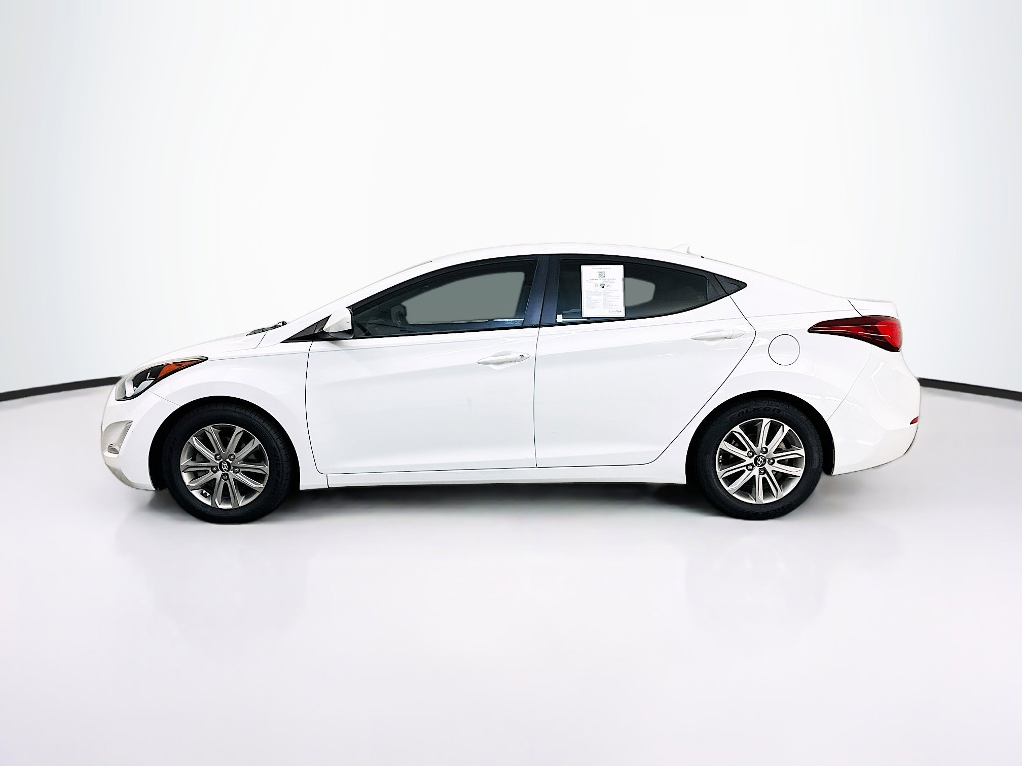 Used 2014 Hyundai Elantra SE w/ Option Group 02 FWD image 4