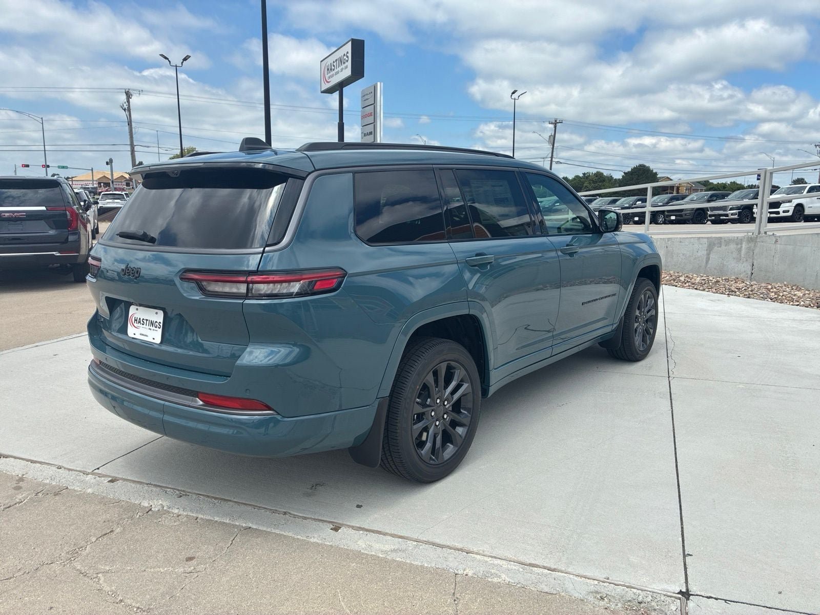 New 2026 Jeep Grand Cherokee L Limited AWD/4WD image 7
