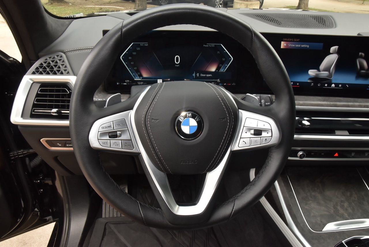Used 2025 BMW X7 xDrive40i w/ Premium Package AWD/4WD image 23
