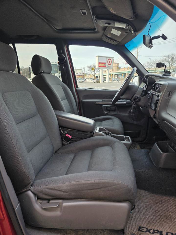 Used 2001 Ford Explorer Sport Trac 4x4 image 12