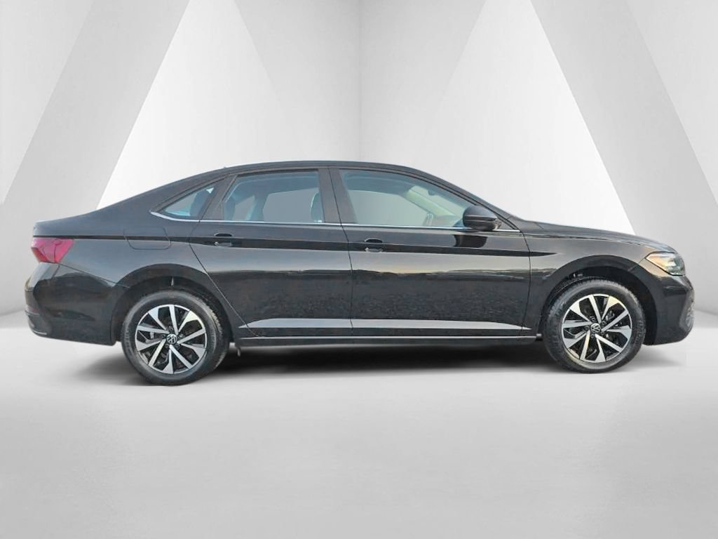 Used 2024 Volkswagen Jetta S FWD image 4