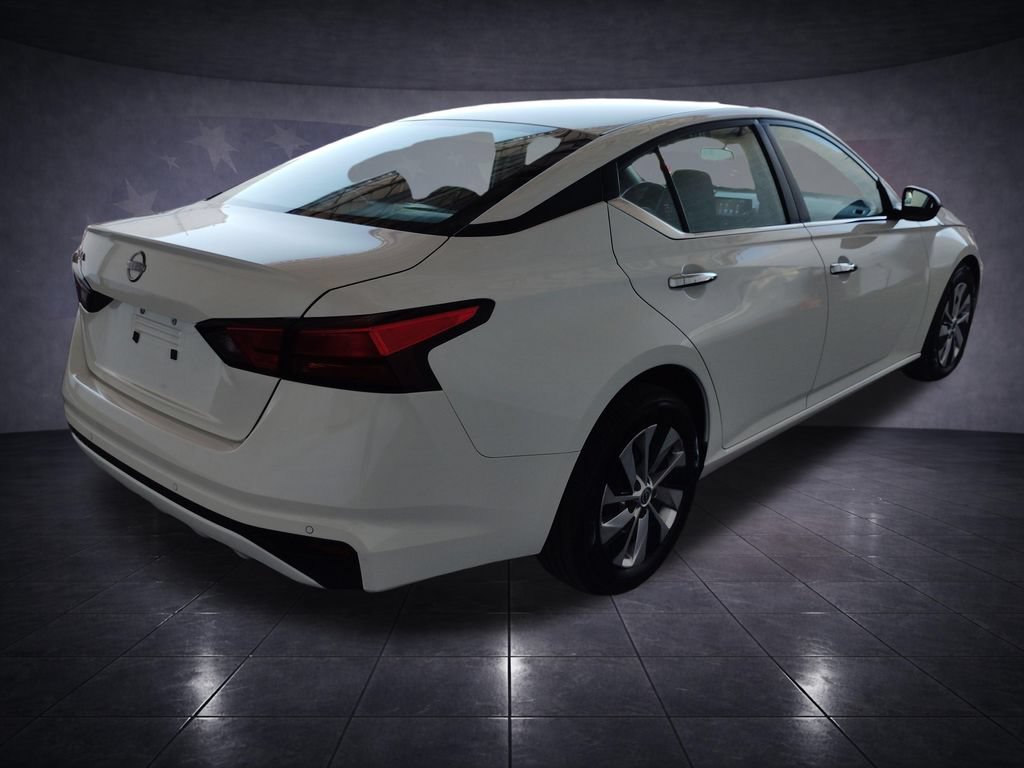 Used 2024 Nissan Altima 2.5 S FWD image 5