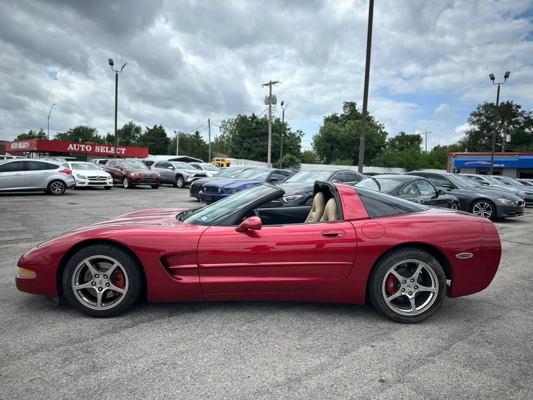 Used 2002 Chevrolet Corvette Coupe w/ Preferred Equipment Group2 RWD image 9