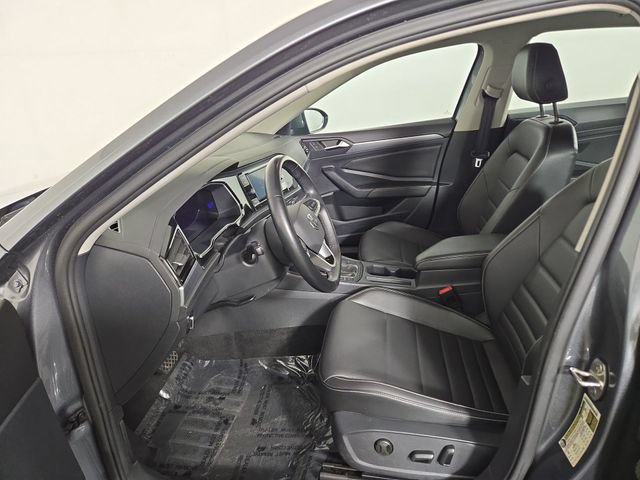Used 2024 Volkswagen Jetta SE FWD image 11