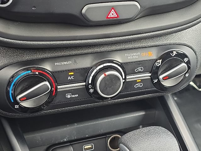 Used 2025 Kia Soul LX w/ LX Technology Package FWD image 27