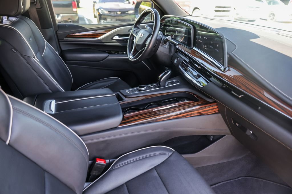 Used 2023 Cadillac Escalade Premium Luxury image 32