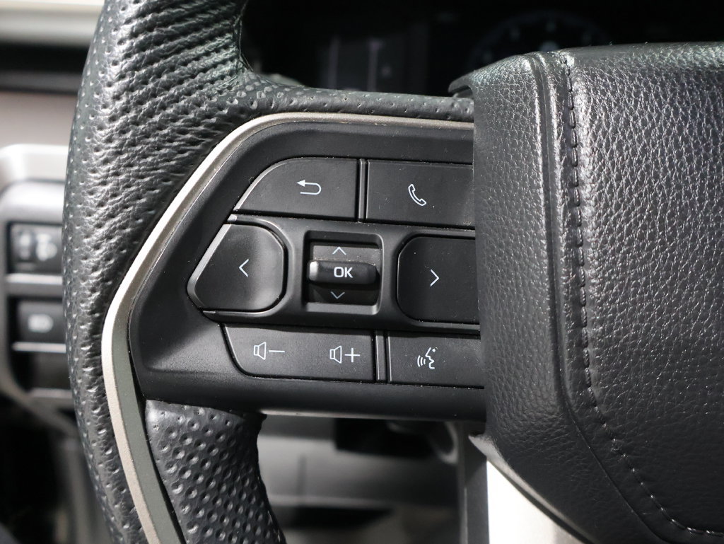 Used 2024 Toyota Tacoma SR5 AWD/4WD image 32
