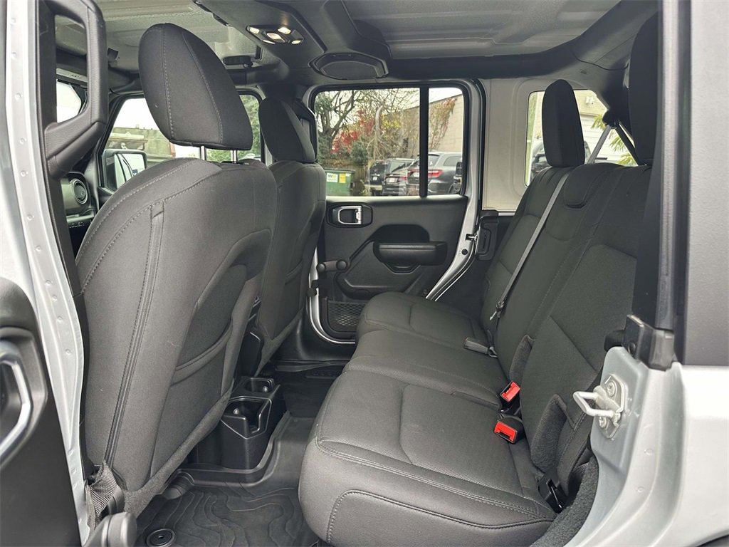Used 2022 Jeep Wrangler Unlimited Sport image 15
