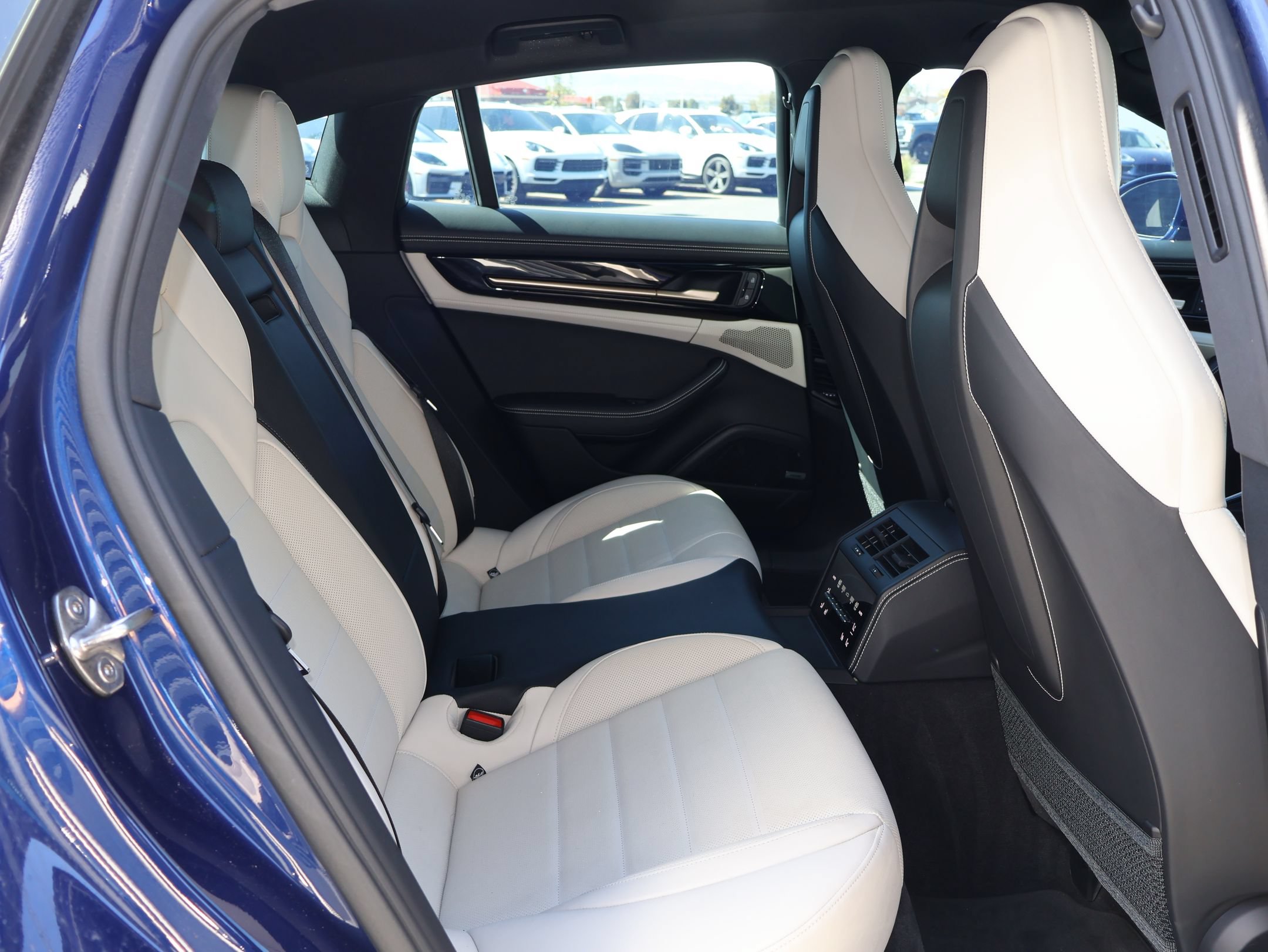 Certified 2024 Porsche Panamera 4 AWD/4WD image 31