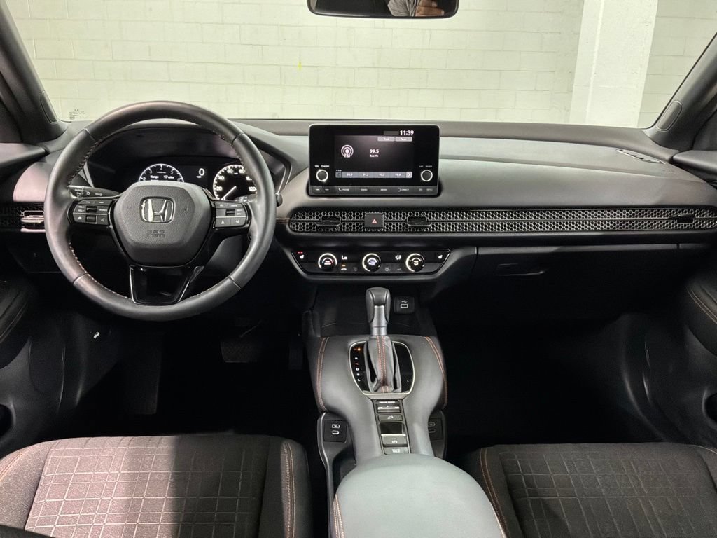 Used 2025 Honda HR-V Sport image 6