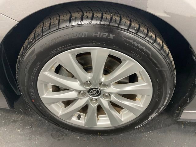 Used 2020 Toyota Camry LE w/ Carpet Mat Package image 9