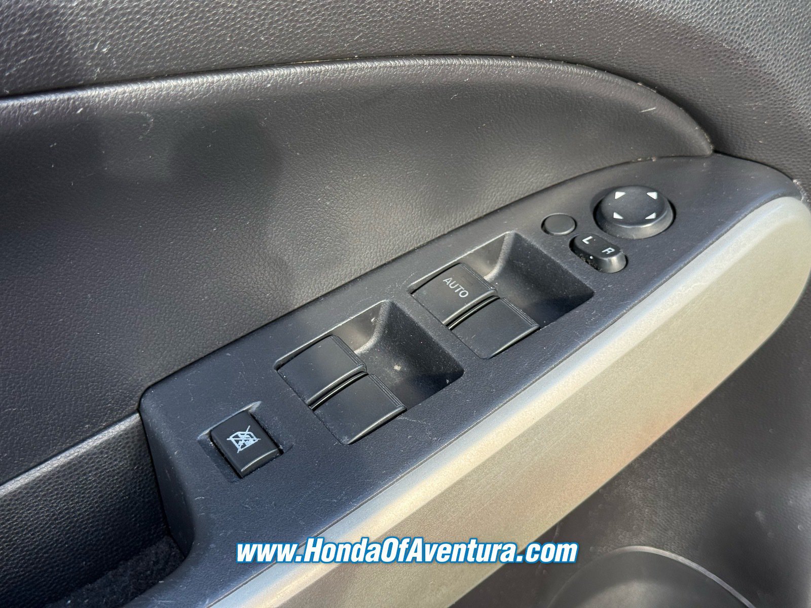 Used 2013 MAZDA MAZDA2 Sport FWD image 24