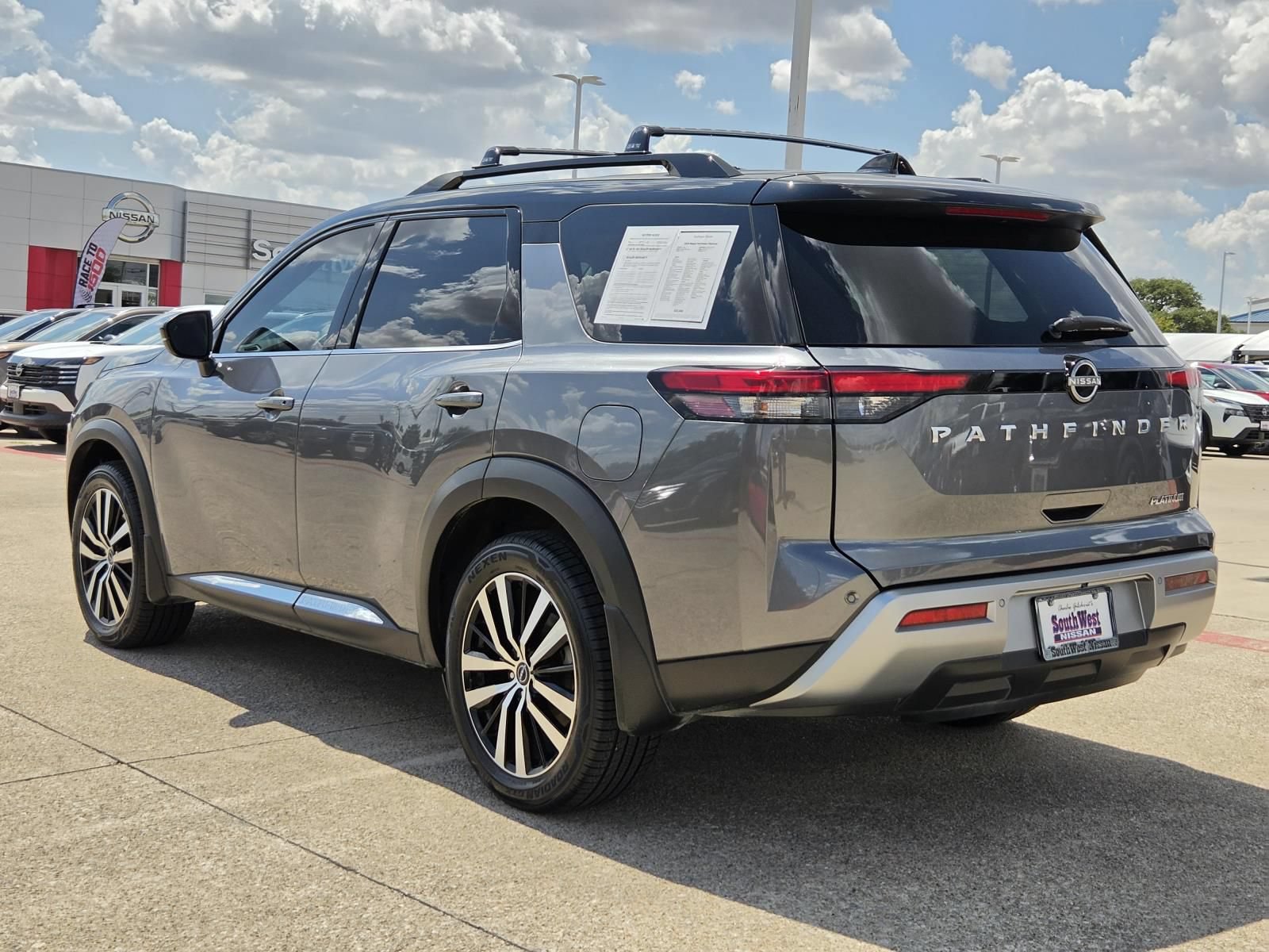 Certified 2024 Nissan Pathfinder Platinum FWD image 7