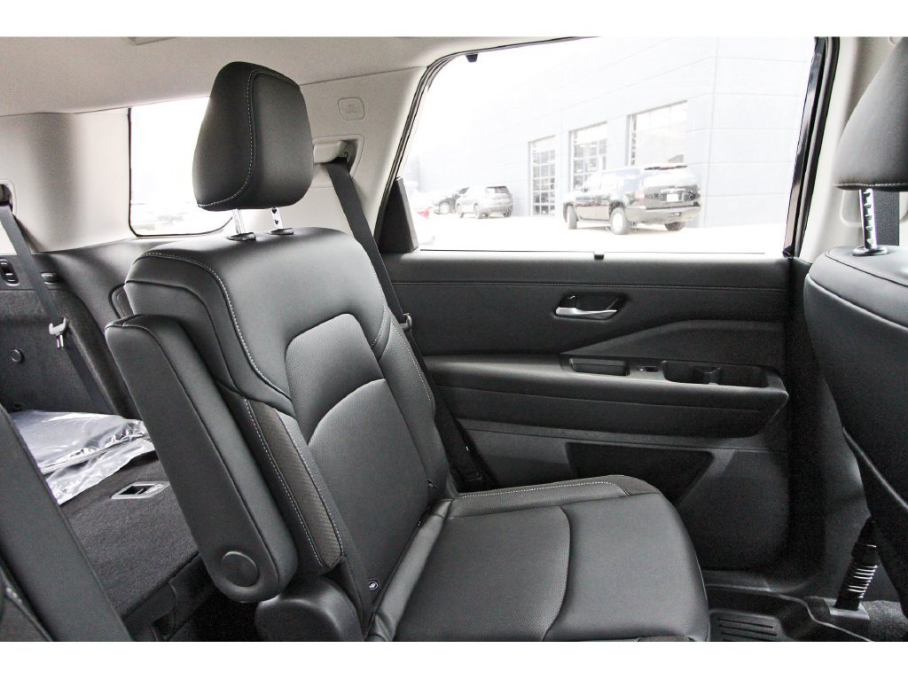 New 2026 Nissan Pathfinder SL w/ SL Premium Package FWD image 9