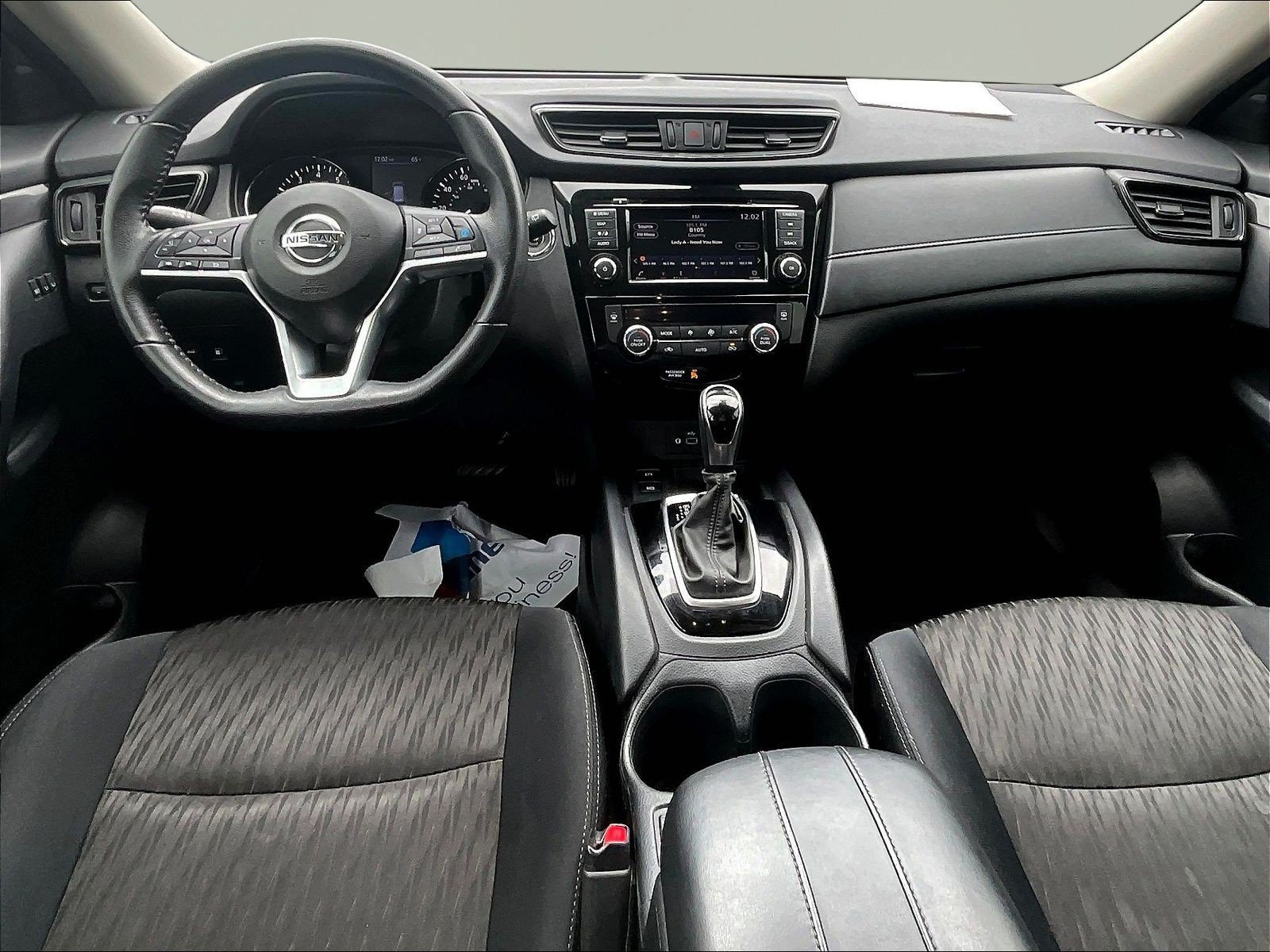 Used 2019 Nissan Rogue SV w/ Premium Package FWD image 7
