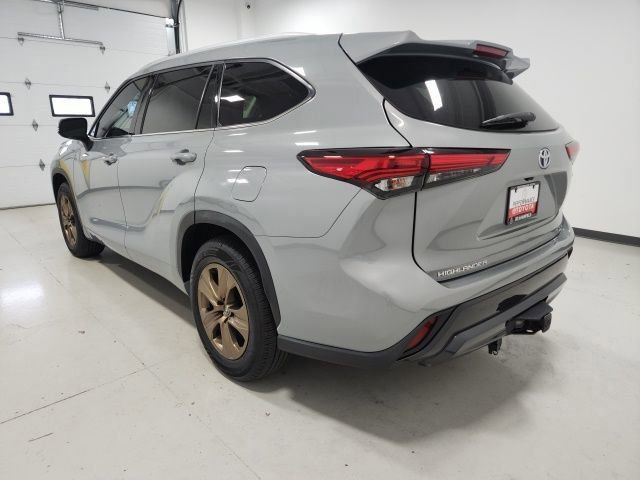 Used 2022 Toyota Highlander Bronze Edition image 11